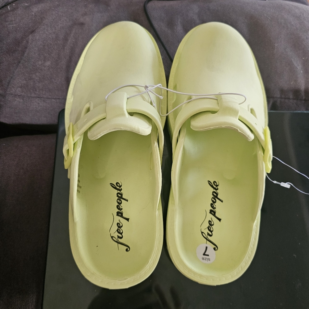 NWOT Free People Clogs Sandals Size  7